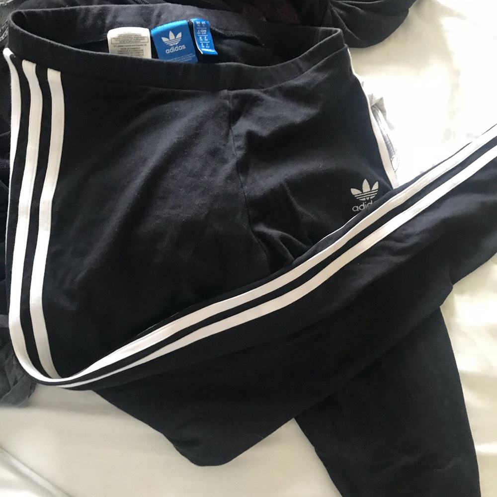 Women’s adidas leggings worn once make offer